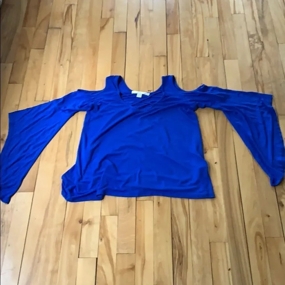 Boston Proper X bell sleeve cold shoulder top, Sm - Picture 6 of 7